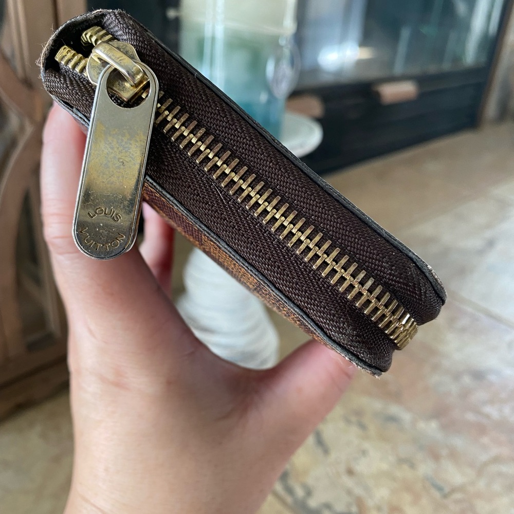 Louis Vuitton Damier Ebene Zippy Wallet - Picture 5 of 12